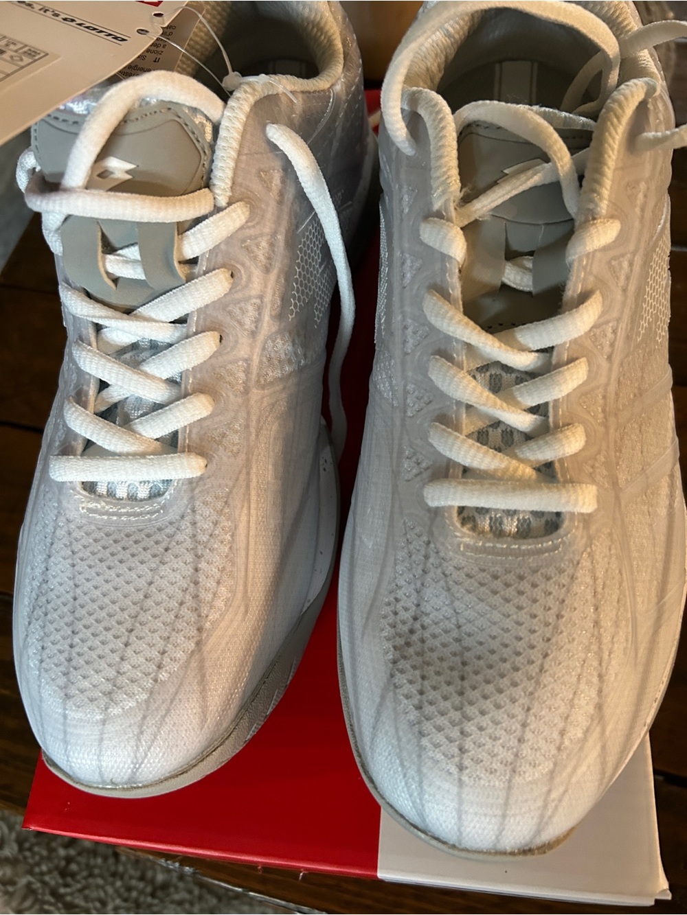 Lotto Women’s White and silver Tennis / pickleball Court shoes - Picture 2 of 9